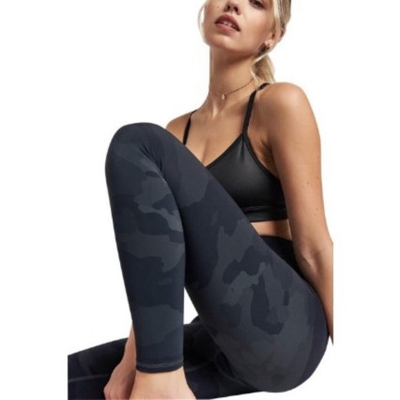 ALO Yoga CAMO High Waist VAPOR Black Gray Full Length Leggings Sz XS - Picture 8 of 16
